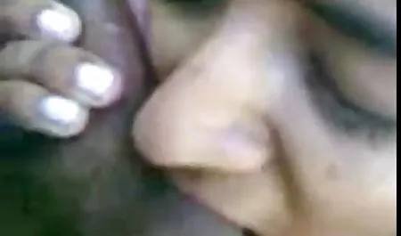 بلوند دانلود کلیپ سکس دختر بی اعتماد و با اعتماد به نفس در عینک کارگر را در یک دوربین مخفی اغوا کرد